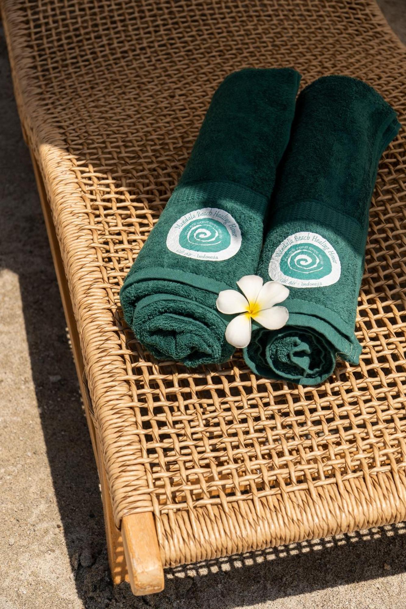 Mandala Beach Healing Rooms Gili Air Exterior foto